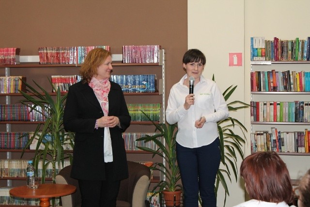 Agnieszka Olszowy przedstawiła gościa  spotkania.