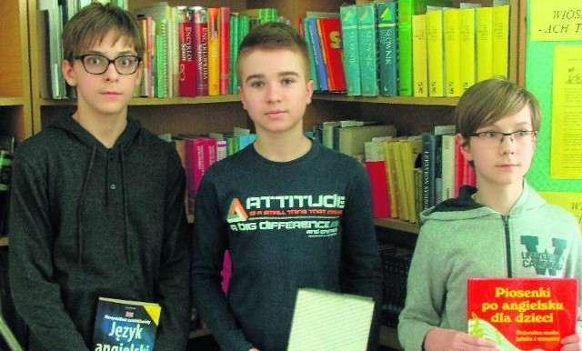 Od lewej: Wiktor Putowski, Miłosz Czerwik i Paweł Stroiński - wszyscy ze Szkoły Podstawowej numer 4 w Jędrzejowie.