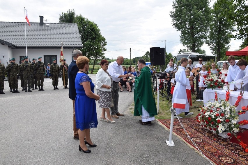 Mieszkańcy uhonorowali 11 chłopów z Masłomiącej zamordowanych w obozie Gross-Rosen [ZDJĘCIA]