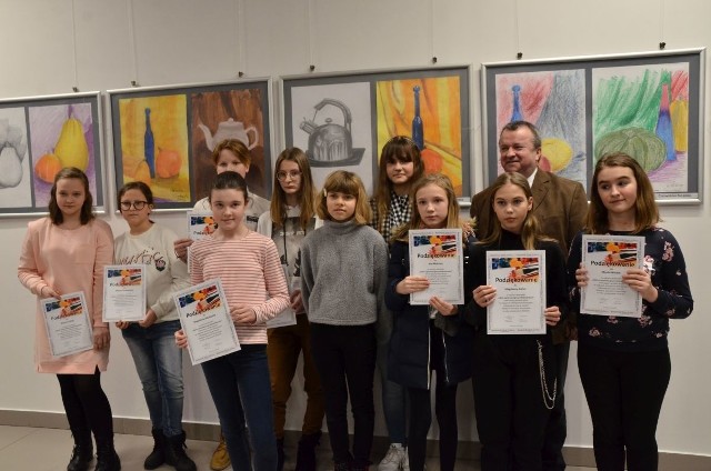Wystawę szkiców młodzieży z Akademii Szerokich Horyzontów będzie można podziwiać do 5 marca w sali na rogu Kozienickiego Domu Kultury.