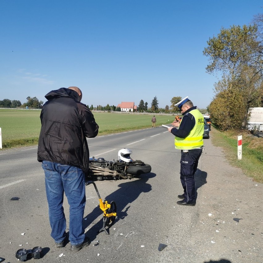 Maków Mazowiecki. Zderzenie busa z motocyklistką, 7.10.2021. Zdjęcia