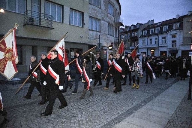 Tak wyglądał marsz w Narodowym Dniu Pamięci Żołnierzy Wyklętych w Białymstoku 2 lata temu.