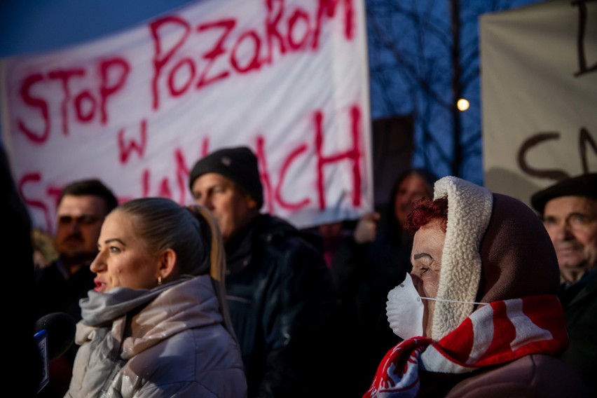 Ludzie z okolic sortowni odpadów w Studziankach żądają...