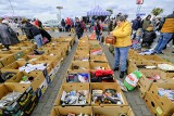 Takie "perełki" znaleźliśmy na koniec giełdy staroci przy M1 w Poznaniu! Sprawdź, co można było kupić na pchlim targu. Oto zdjęcia!