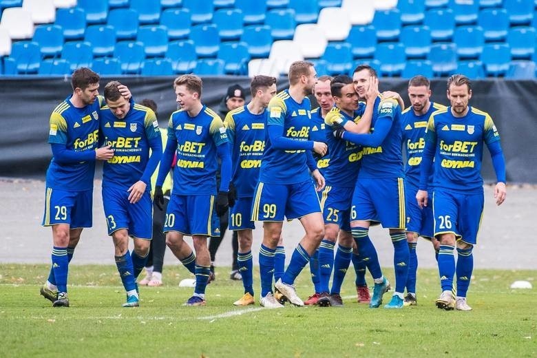 Fortuna 1. Liga. Arka Gdynia wygrała z Resovią i awansowała na czwarte miejsce w tabeli. Oceniamy piłkarzy żółto-niebieskich