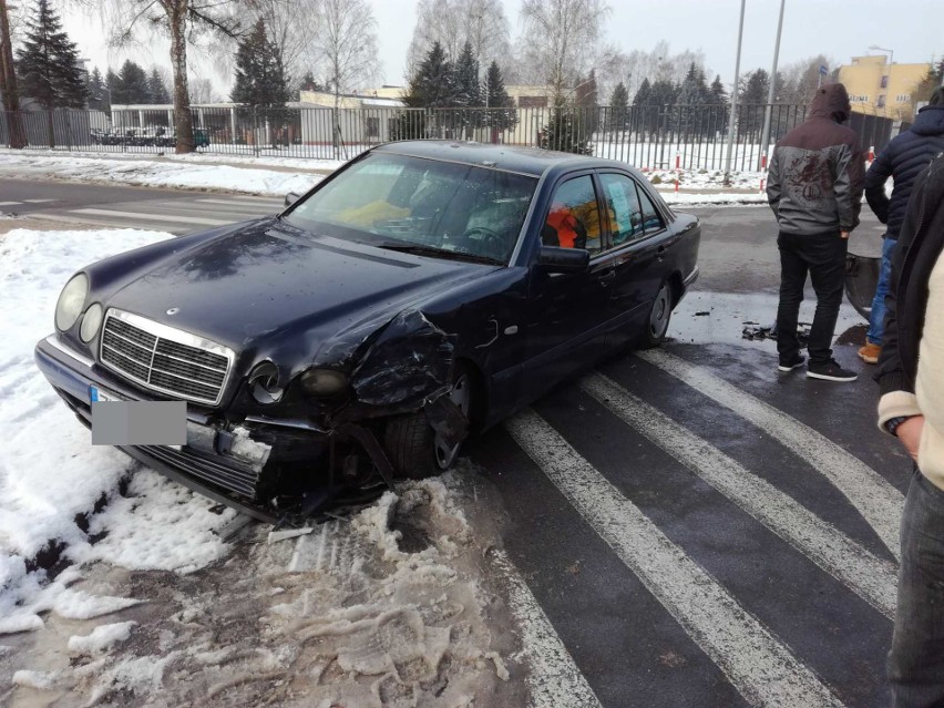 Na ulicy Chałubińskiego zderzyły się dwa samochody osobowe,...