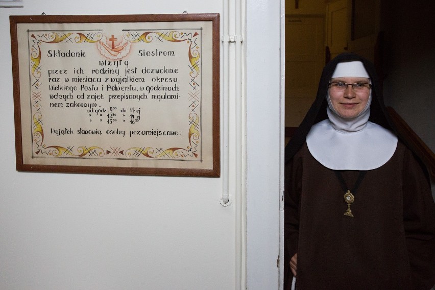 Jak żyją siostry Klaryski w zamkniętym klasztorze w Słupsku?...