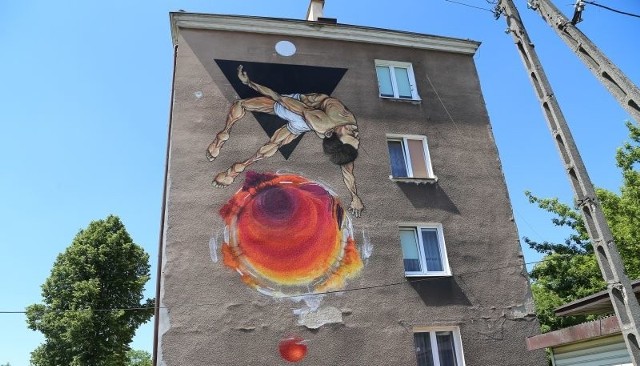 Okazałe malowidło pojawiło się na ścianie bloku przy ul. Zwycięstwa 3 w Białymstoku.
