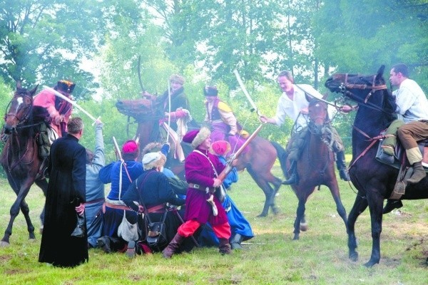 Szczególnie fascynująca była rekonstrukcja potyczki rodem z XVII wieku. Lekkozbrojna kawaleria starła się z uzbrojoną w muszkiety piechotą.