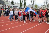 Sportowe otwarcie stadionu w Czeladzi po przebudowie. Uczniowskie sztafety i dobra zabawa