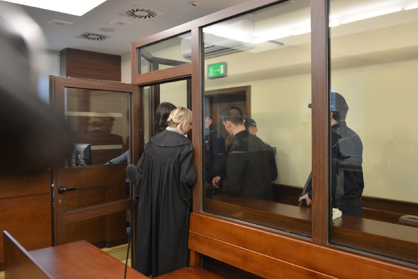 Piotr K. przed kieleckim sądem. Usłyszał wyrok - 25 lat więzienia 