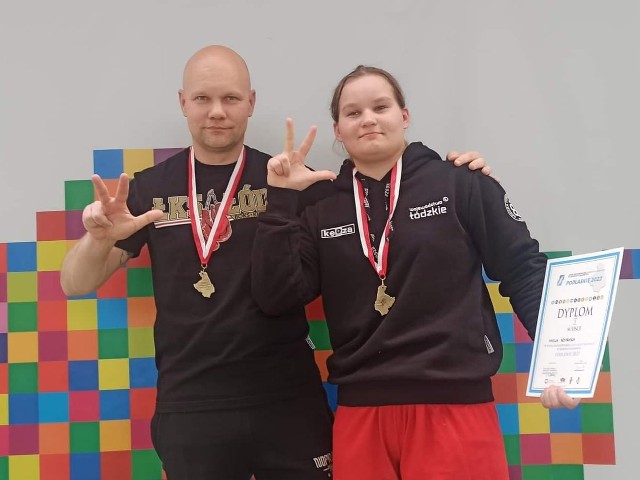 Trener Grzegorz Goliński i mistrzyni Polski Amelia Kostrzewa