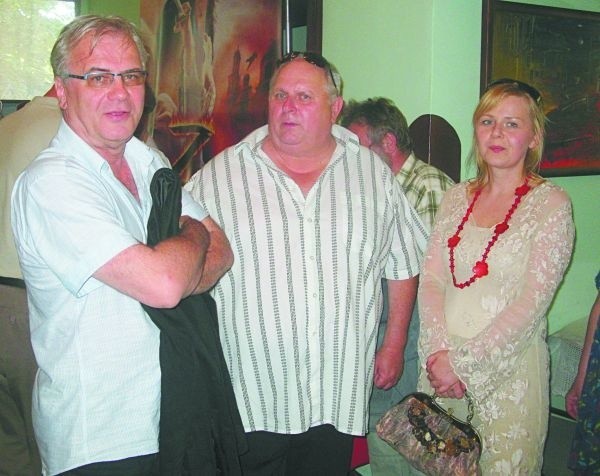 Na sokólskiej premierze nie mogło zabraknąć reżysera Jacka Bromskiego (z lewej) oraz aktorów Andrzeja Beya - Zaborskiego (filmowy komendant) i Agnieszki Kotlarskiej, która wcieliła się w postać policjantki Mariny.