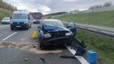 Wypadek na autostradzie A4 w rejonie Krakowa. Trzy auta rozbite