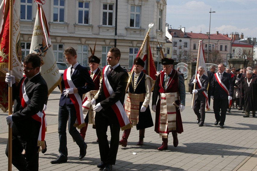 Gorlice. Cech Rzemiosł i Przedsiębiorczości ma nowy sztandar. Uroczyste poświęcenie w bazylice