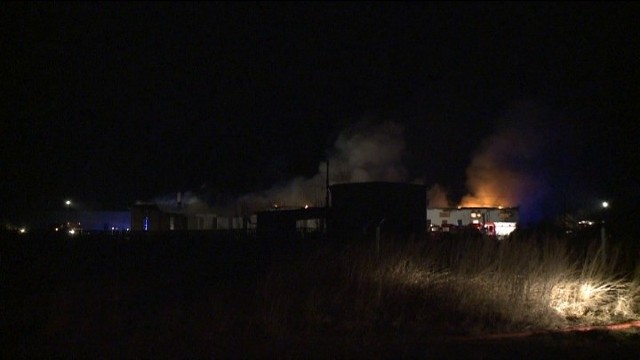 Potężny pożar hali produkcyjnej w Lipiczach