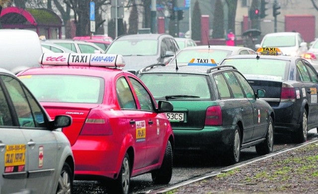 Przez centrum ma przejechać kawalkada taksówek. Kierowcy mogą spodziewać się korków...