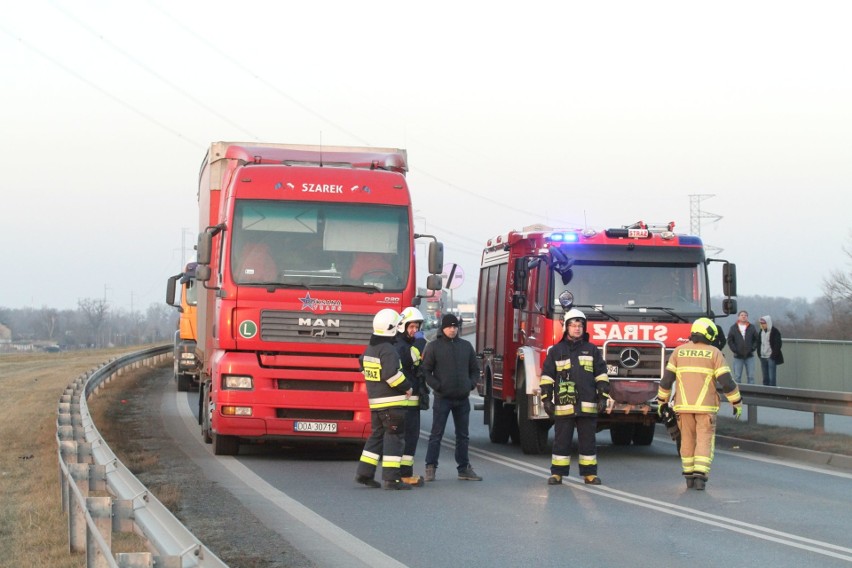 Poważny wypadek na Wschodniej Obwodnicy Wrocławia. Lądował...