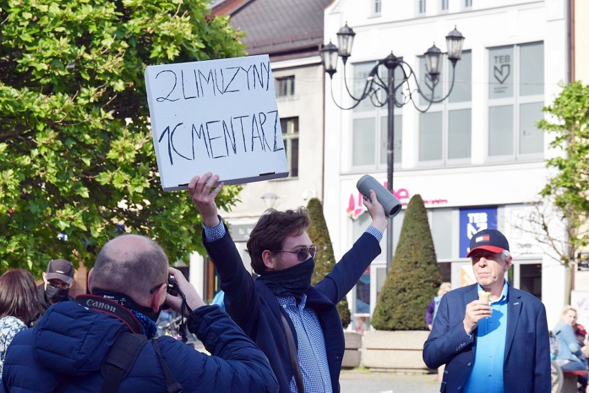 Mieszkańcy Rybnika na rynku protestowali przeciwko cenzurze...