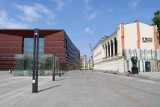 Plac Wolności we Wrocławiu do remontu. Trzeba wymienić część nawierzchni i instalację odwodnienia przed Narodowym Forum Muzyki