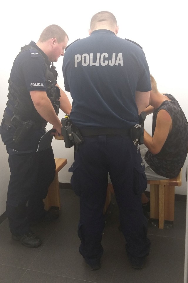 Policjanci zatrzymali mężczyznę po kradzieży