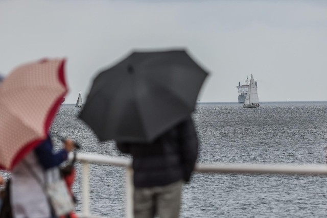 W sobotę zachmurzenie będzie umiarkowane, na południu oraz nad morzem wzrastające do dużego.