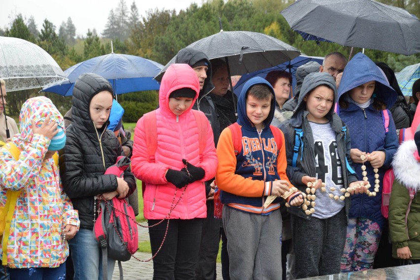 Zakopane, Ludźmierz: Metropolita krakowski na różańcu z góralami [ZDJĘCIA]