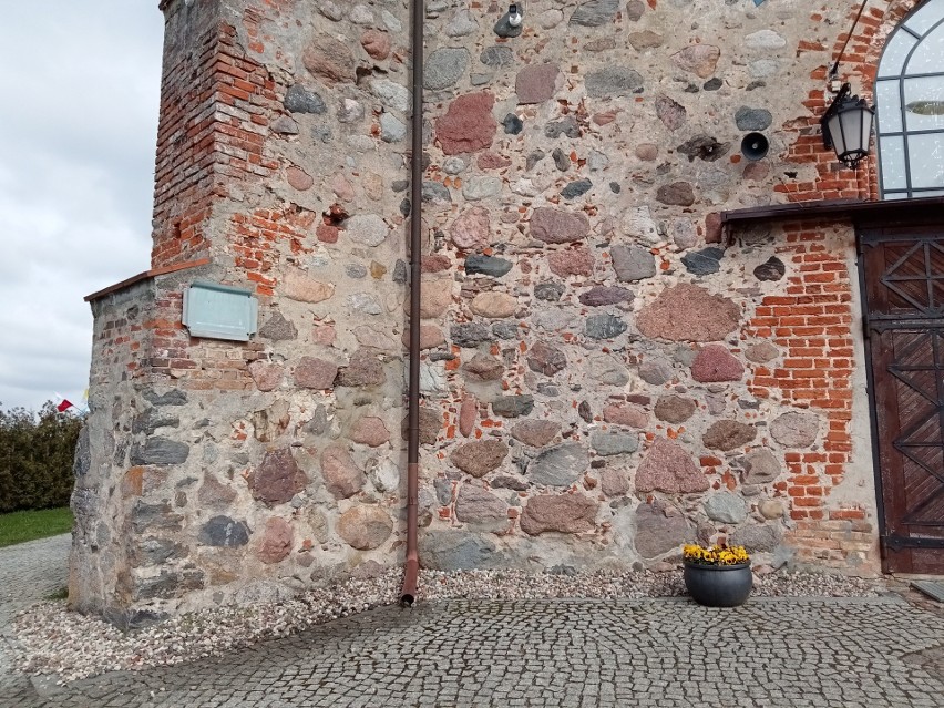 Świątynia w Pręgowie - niezwykle tajemniczy, jeden z najstarszych pomorskich kościołów. To miejsce trzeba odwiedzić