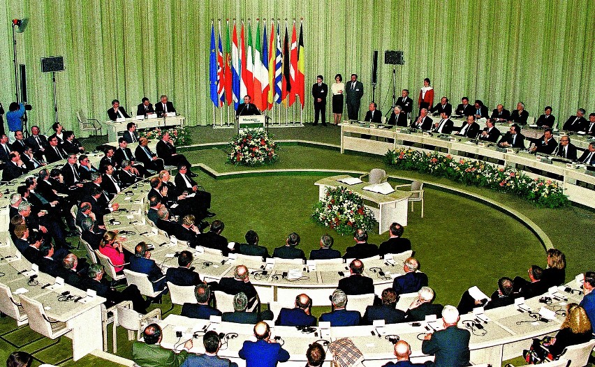 Prace nad traktatem z Maastricht- 1991r.