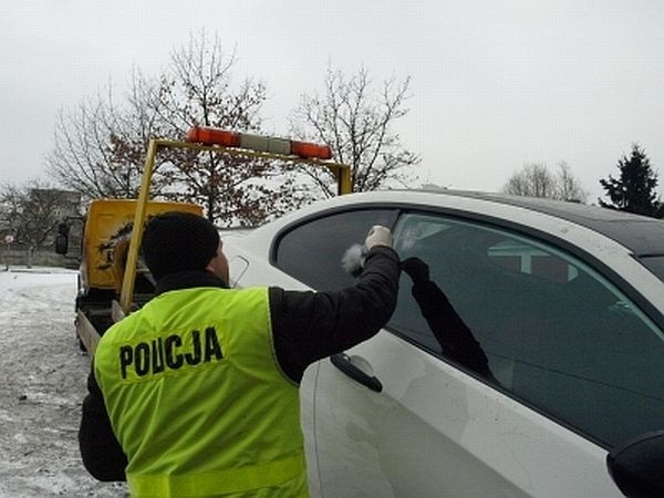 Policjanci z Międzyrzecza odzyskali drogi samochód, skradziony w minionym roku w Niemczech. Zatrzymali też pasera.