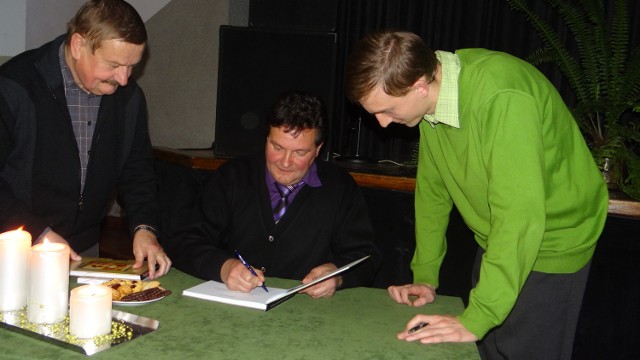 Adam Węsierski dawał autografy.
