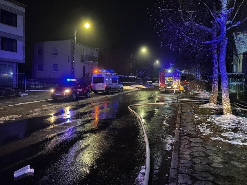 Tragedia w Starogardzie Gdańskim. W nocnym pożarze zginęła kobieta. 24.11.2022 r. ZDJĘCIA