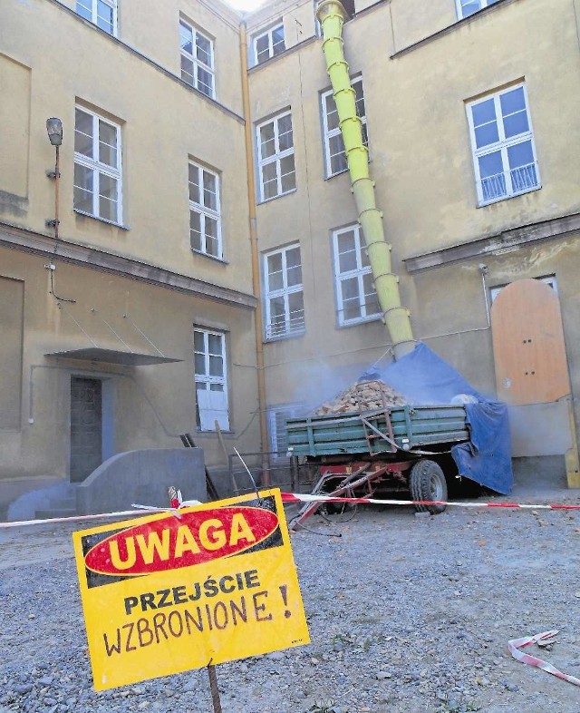 Prace remontowe rozpoczęły się w kęckiej szkole na początku sierpnia. Obecnie nie ma już zagrożenia, że budynek się zawali