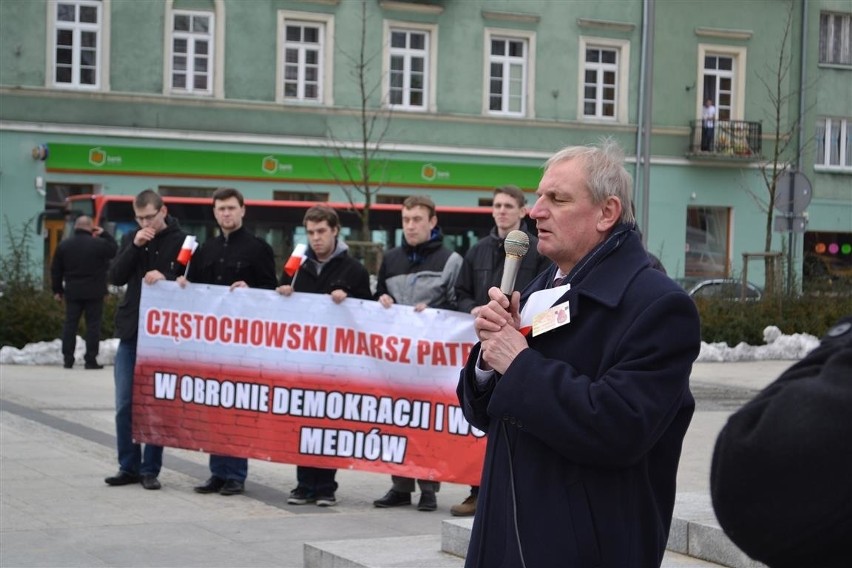 Marsz PiS-u w Częstochowie. Szli w obronie demokracji i...