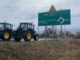 Ogromne utrudnienia na wschodniej obwodnicy Wrocławia. Rolnicy blokują trasę