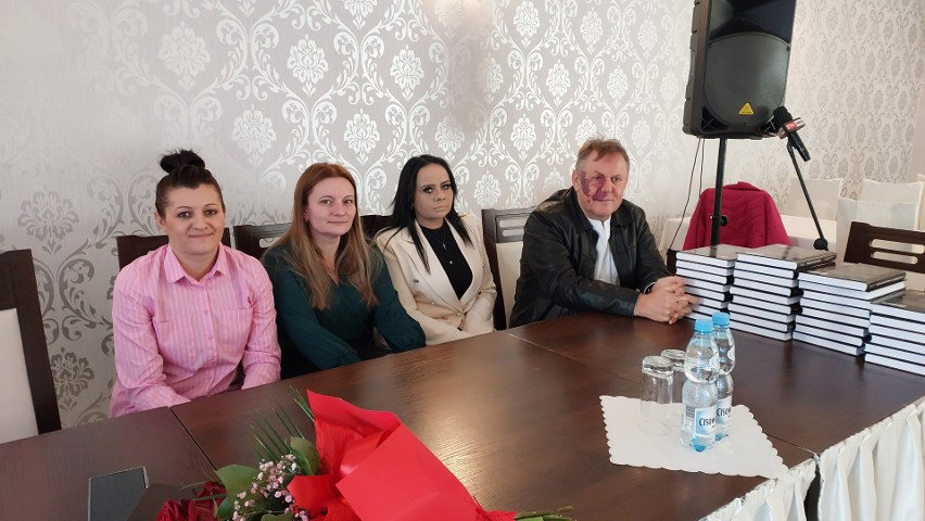 Spotkanie wyborcze i promocja książki Artura Lisa w Opatowie. Zobacz zdjęcia 