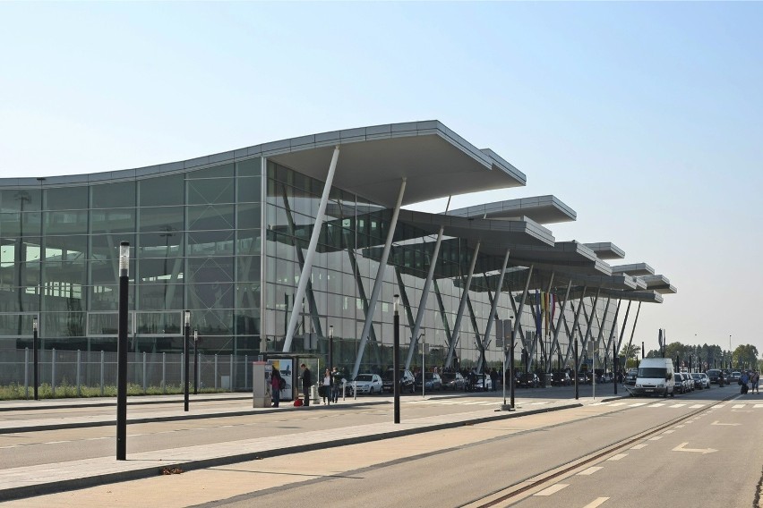 Wrocław: Co z planami budowy kolei na lotnisko? Czy potrzebne jest takie połączenie?