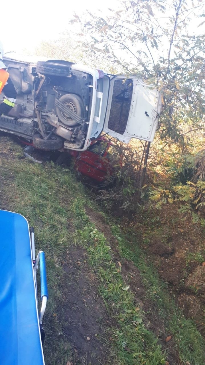 Zabłędza k. Tuchowa. Wypadek z udziałem karetki