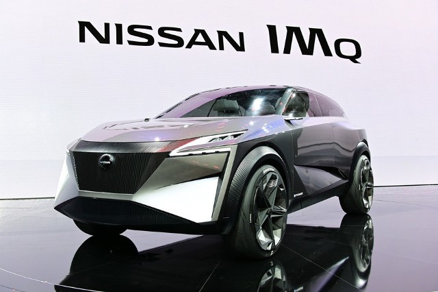 Nissan IMQ Nissan prezentując model koncepcyjny IMQ pokazuje kierunek, w którym podąży następna generacja crossoverów.Fot. Nissan
