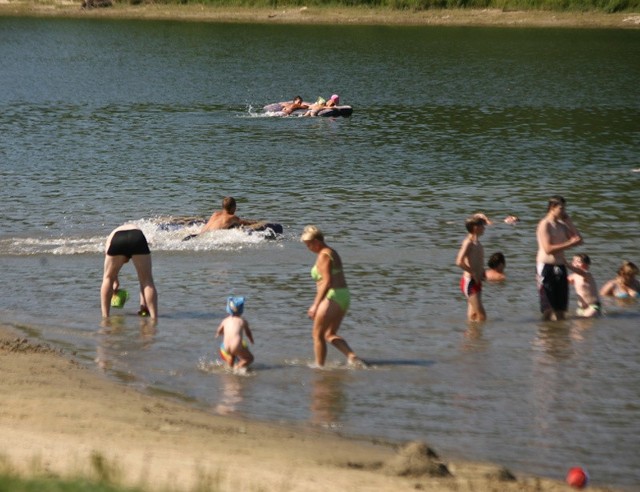 Upały w BieszczadachWedług synoptyków czwartek miał być najcieplejszym dniem 2013 roku. Na pewno było gorąco. Temperatura w ciągu dnia miejscami dochodziła do 35 stopni. Tak było m.in. w Polańczyku i Chrewcie.