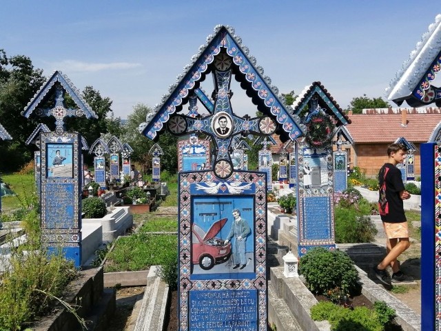 "Wesoły Cmentarz" w Sapancie znajduje się niecałe 600 kilometrów od Kielc.