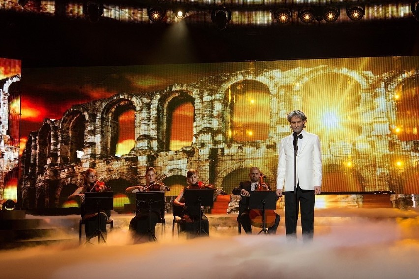 Jerzy Grzechnik jako Andrea Bocelli.

fot. materiały prasowe