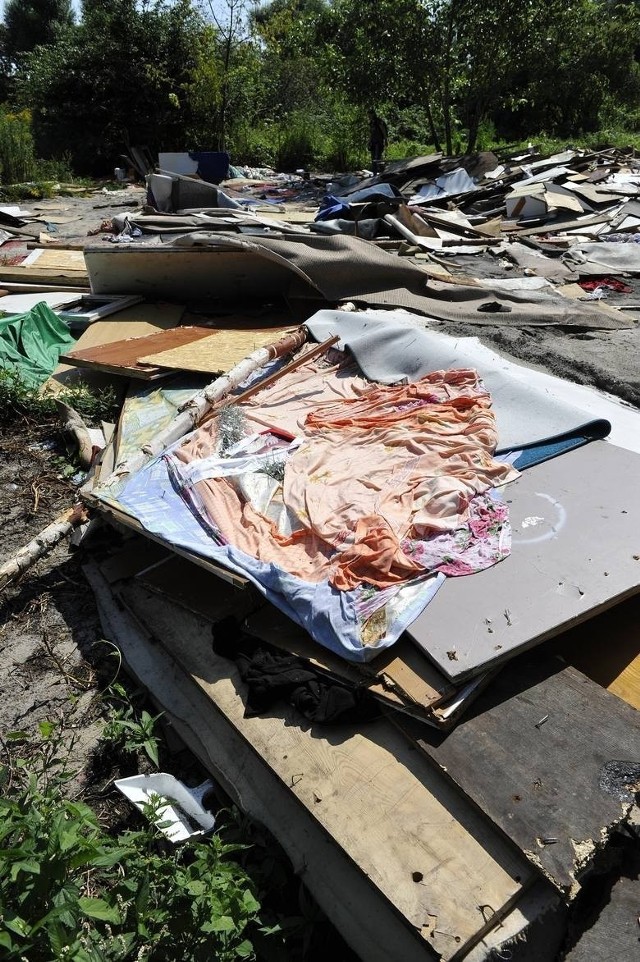 Zniszczone koczowisko Romów w gdańskm Jelitkowie we wrześniu 2014 roku