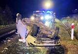 Nocny wypadek na DK 75 nieopodal Krynicy-Zdroju. Ranny kierowca w szpitalu