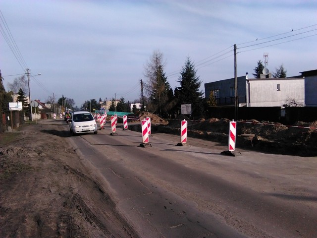W Kiekrzu, gmina Rokietnica drogowcy zaczęli już remont.