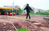 Mieszkańcy osiedla Gwarków w Kielcach przez budowę dróg są odcięci od świata