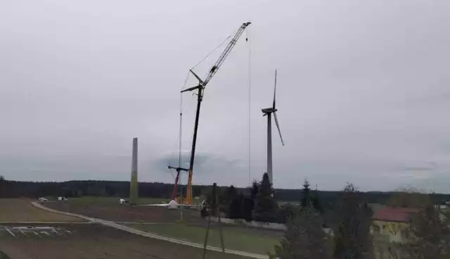 Inspekcja budowlana bada sprawę elektrowni wiatrowej w Kolankowie.