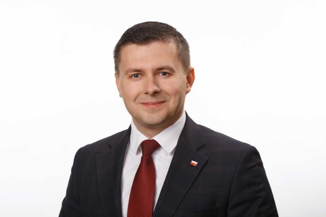 Marcin Piętak, dyrektor gabinetu Marszałka Województwa podkreśla, że władzom województwa bardzo zależało także na wsparciu mniejszych jednostek