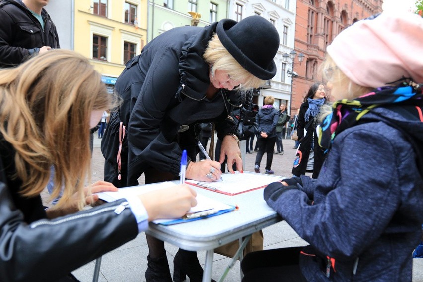 Czarny protest odbył się w rocznicę ubiegłorocznego, który...