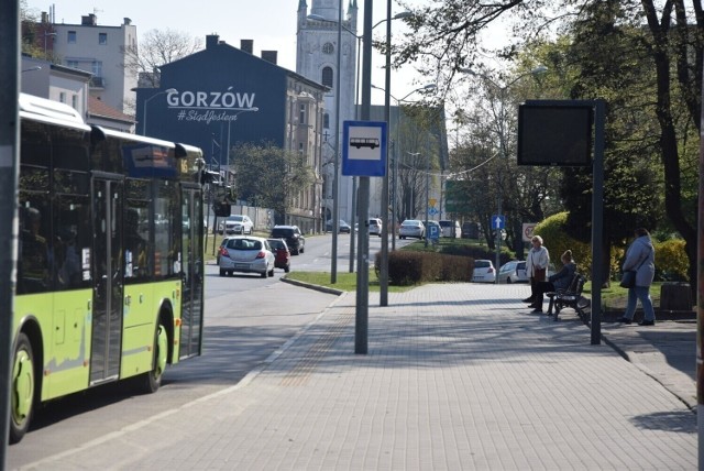 Autobusy z południa Gorzowa i części gminy Deszczno będą jeździć do ul. Jagiełły jeszcze tylko do końca kwietnia.